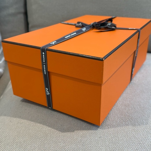 Hermes storage sneakers shoes box. - Picture 4 of 12
